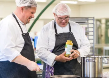 Koks in productiekeuken van HCC