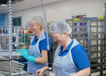 Spoelkeuken recruitment video 4x5 00 00 27 17 Still006