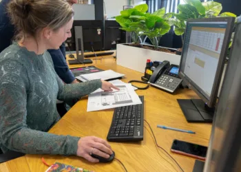 Hcc kantoor samenwerkers 102 min